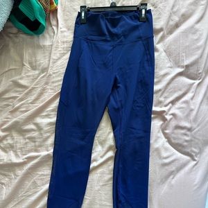 Lulu lemon wonder train leggings with mesh paneling on side and back of calf’s